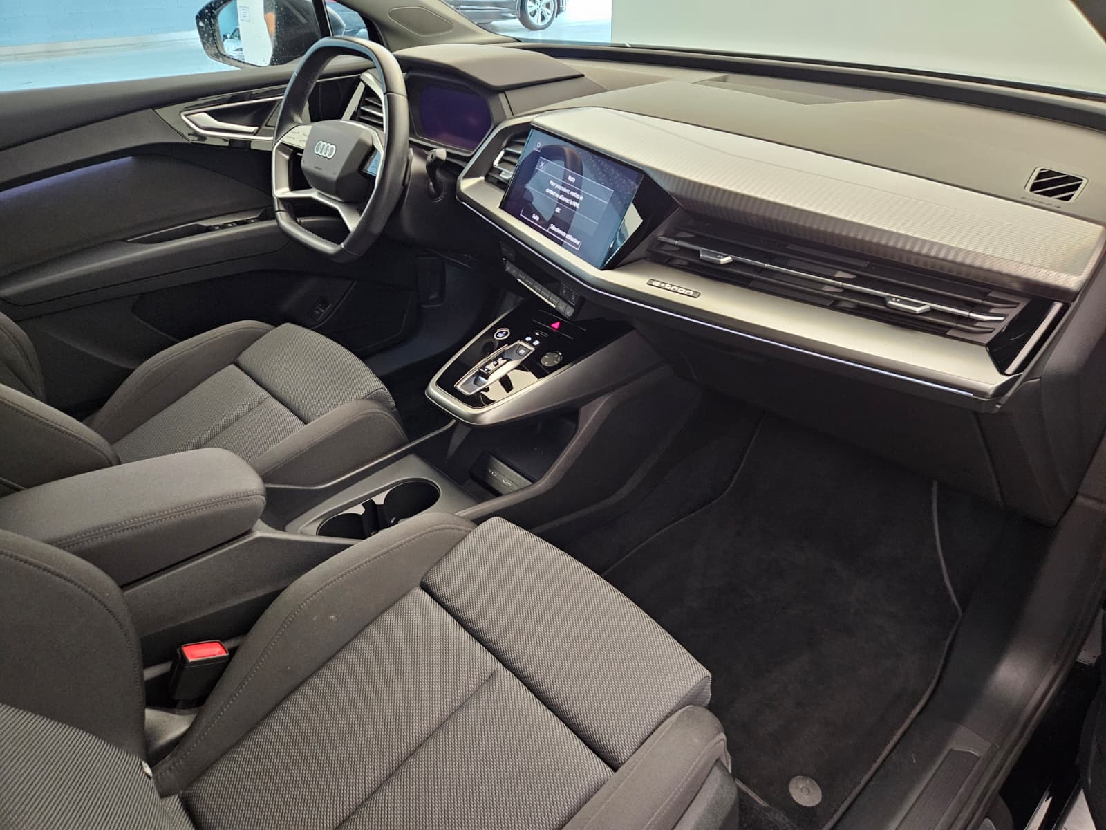 AUDI Q4 e-tron 45 quattro-image-11