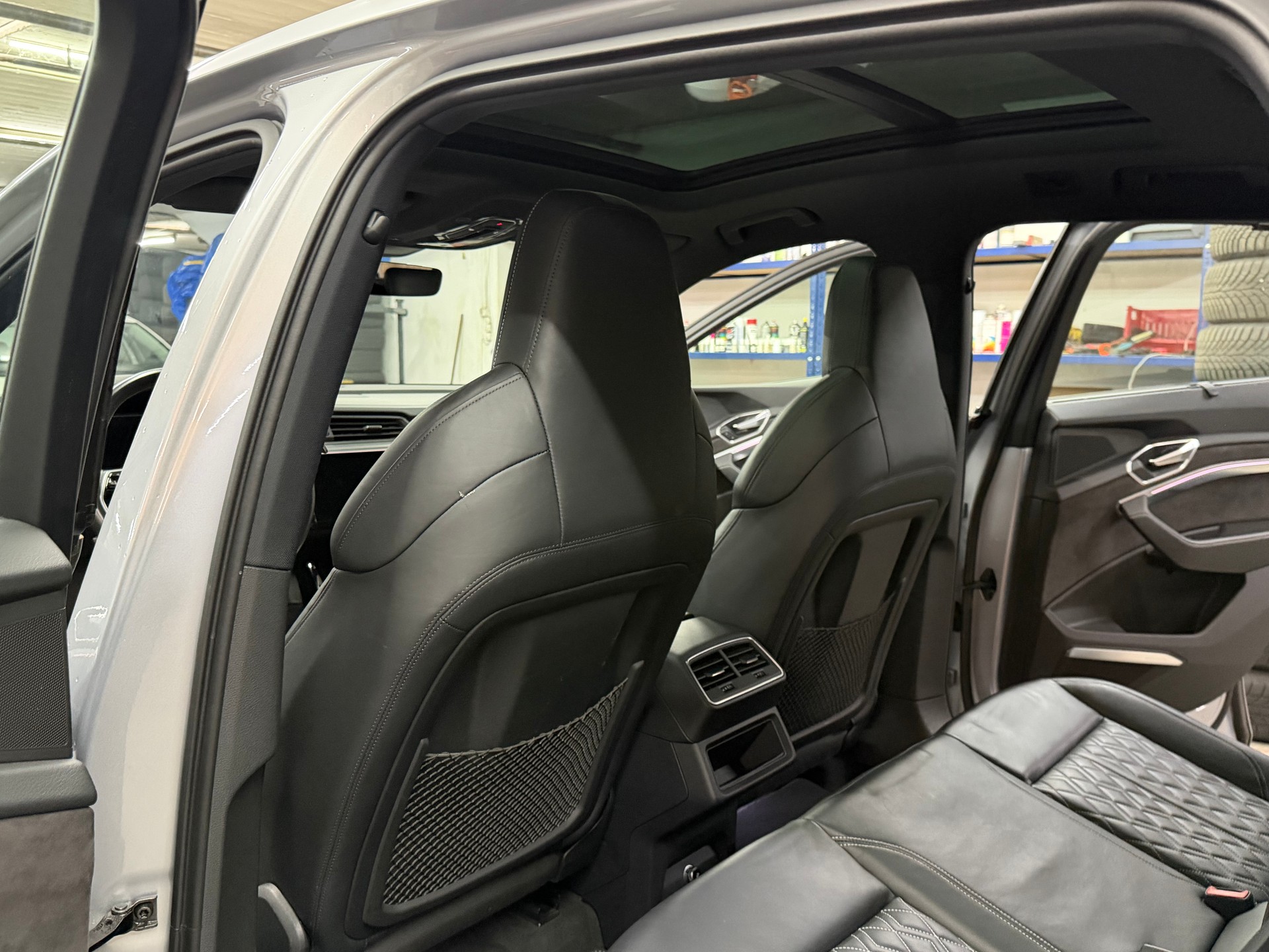 AUDI e-tron 50 S Line quattro-image-10