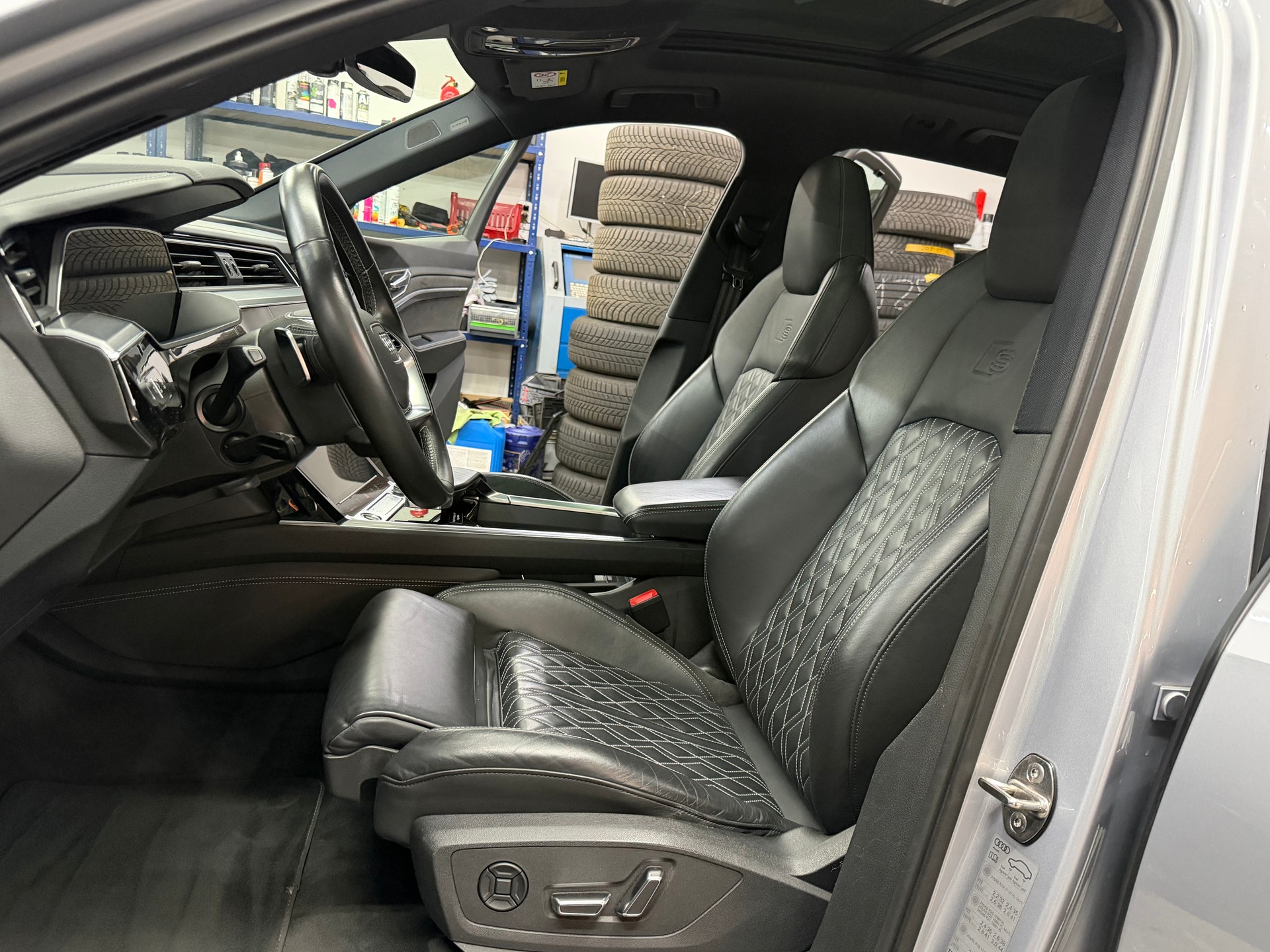AUDI e-tron 50 S Line quattro-image-13