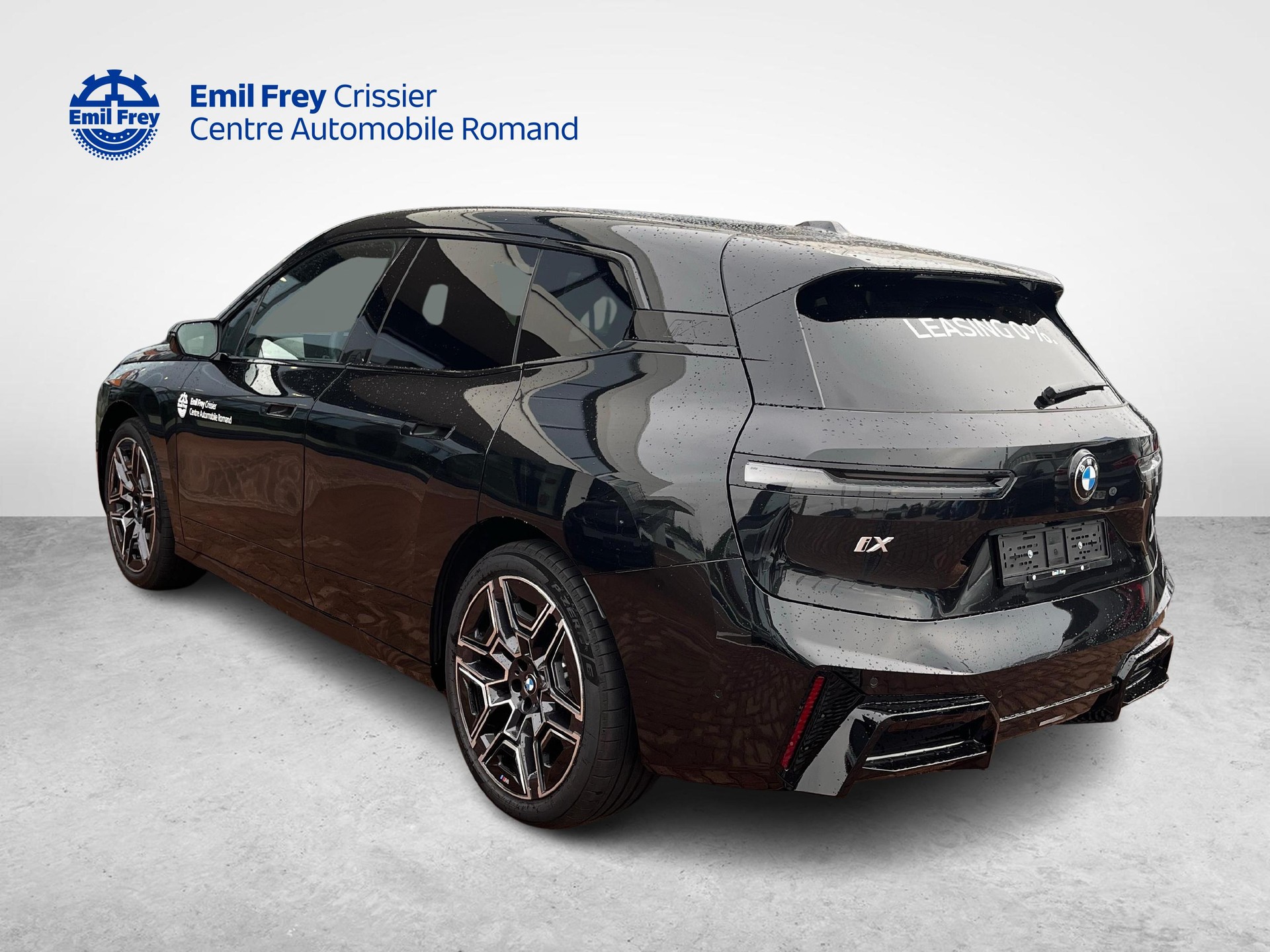 BMW iX xDrive60-image-2