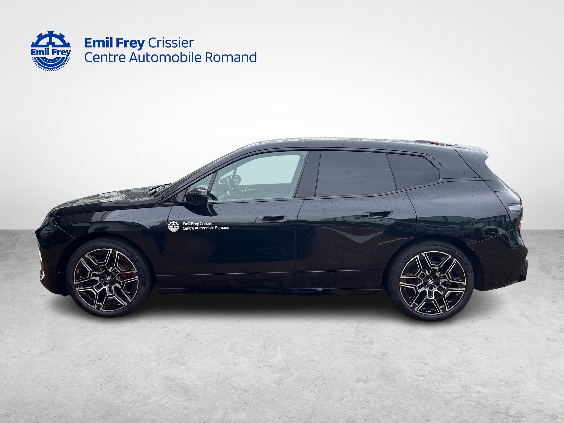 BMW iX xDrive60-image-0