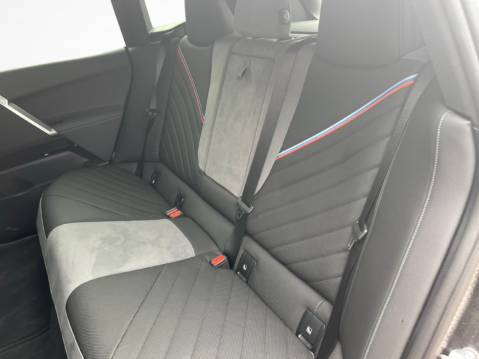 BMW iX xDrive60-image-9