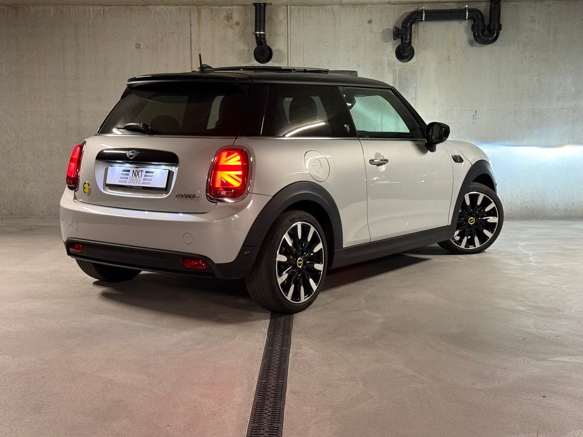 MINI Cooper SE-image-6