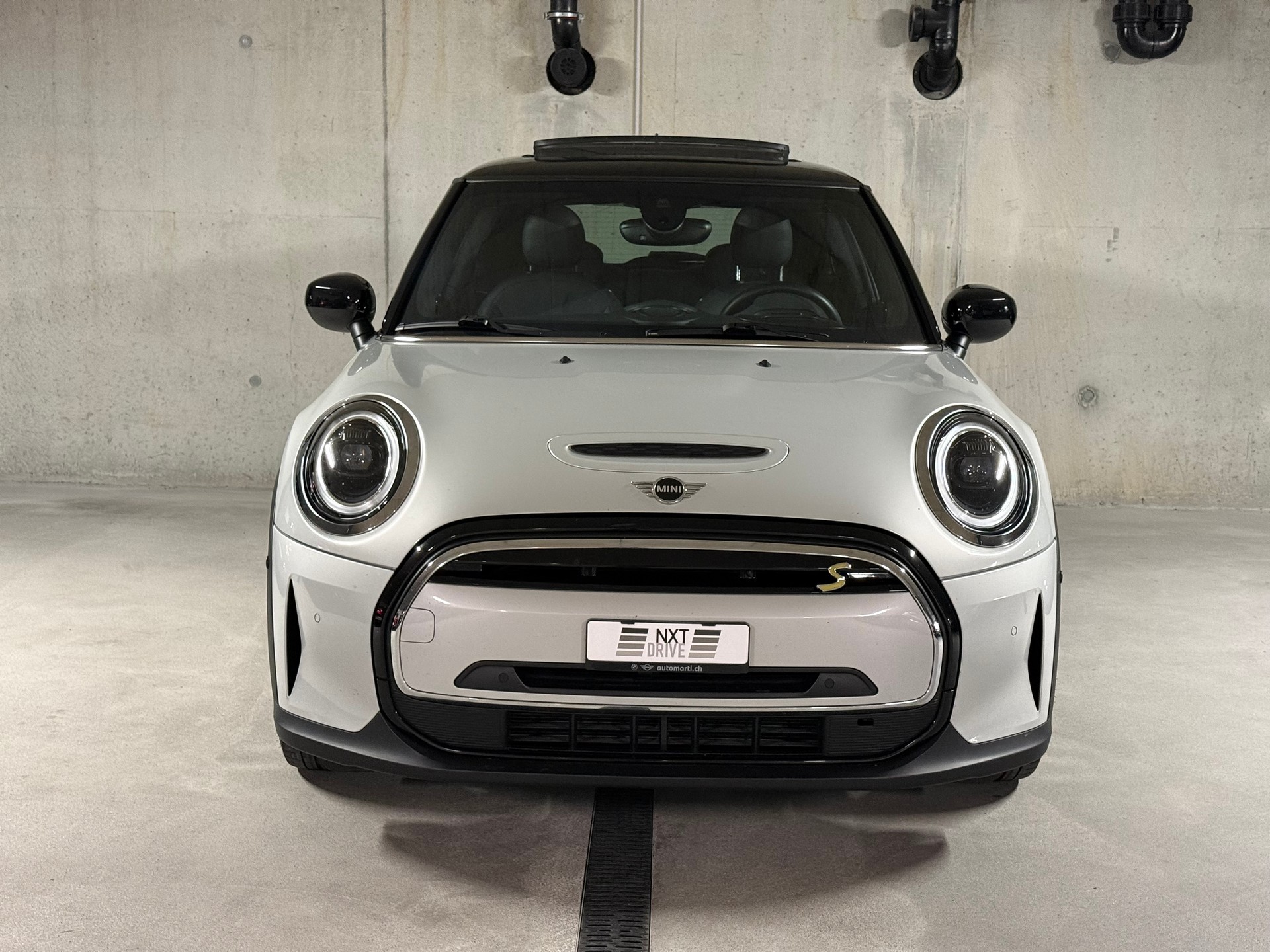 MINI Cooper SE-image-1