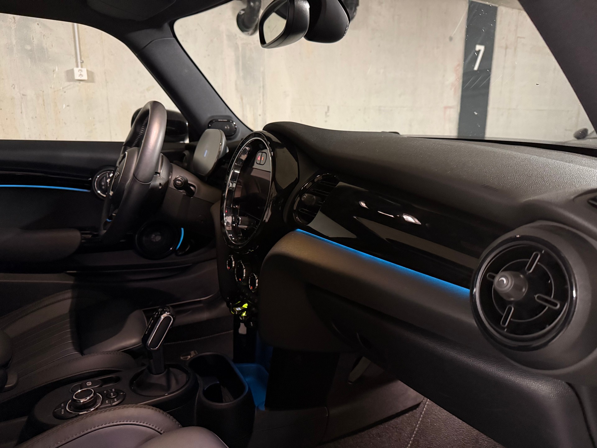 MINI Cooper SE-image-12