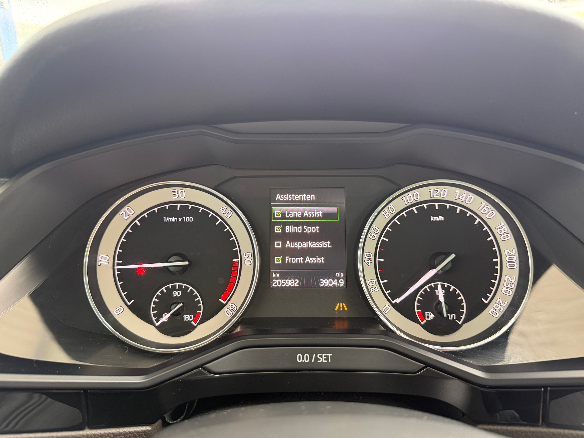 SKODA Superb Combi 2.0 TDi L&K 4x4 DSG-image-13