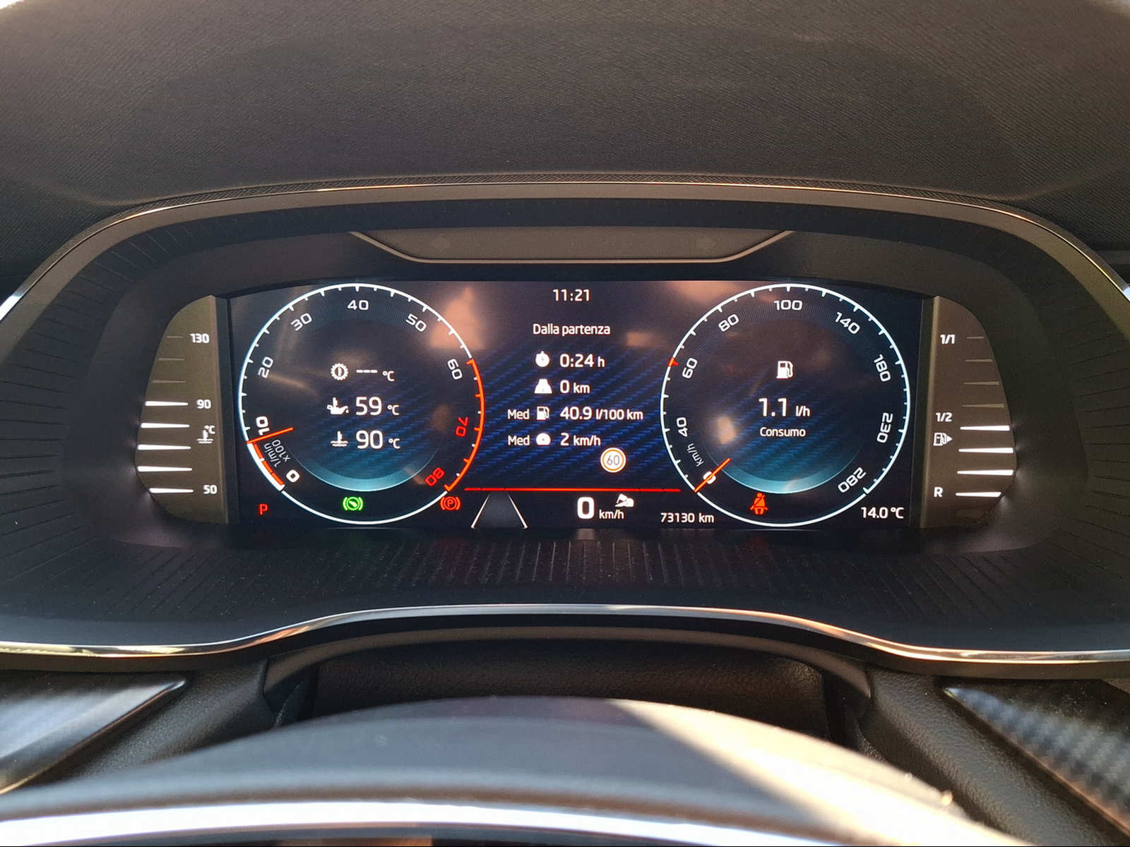 SKODA Octavia Combi 2.0 TSI DSG RS-image-11
