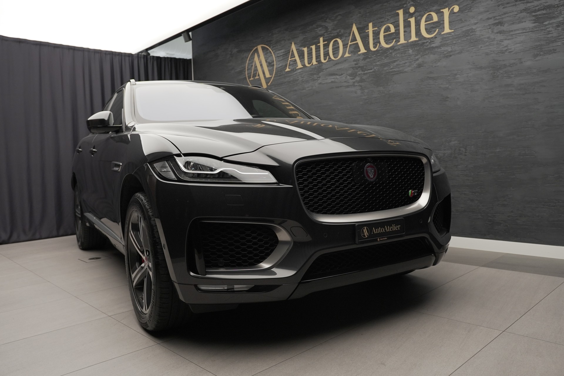 JAGUAR F-Pace 3.0 TD S AWD Automatik-showroom-element-3
