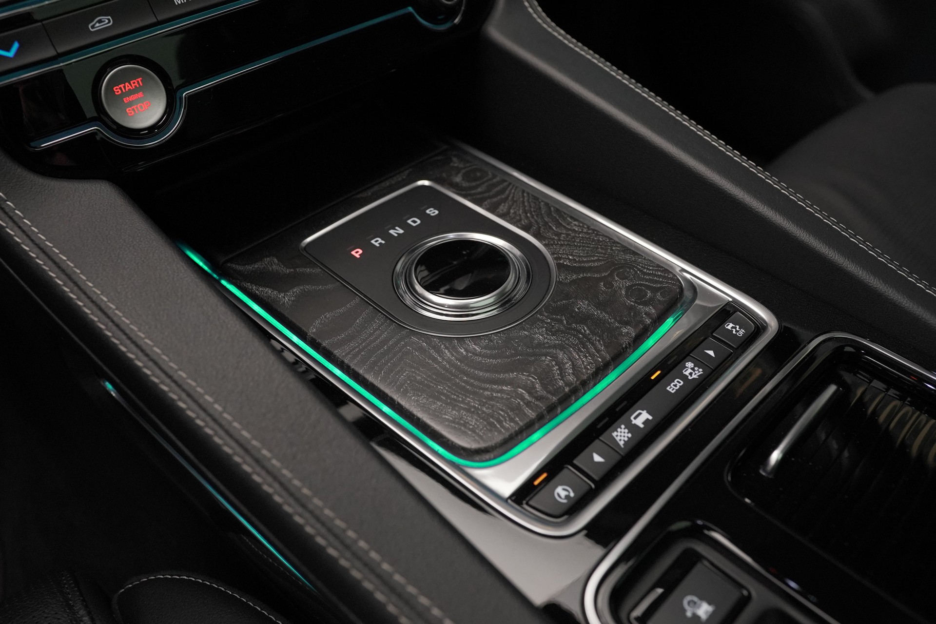 JAGUAR F-Pace 3.0 TD S AWD Automatik-image-20