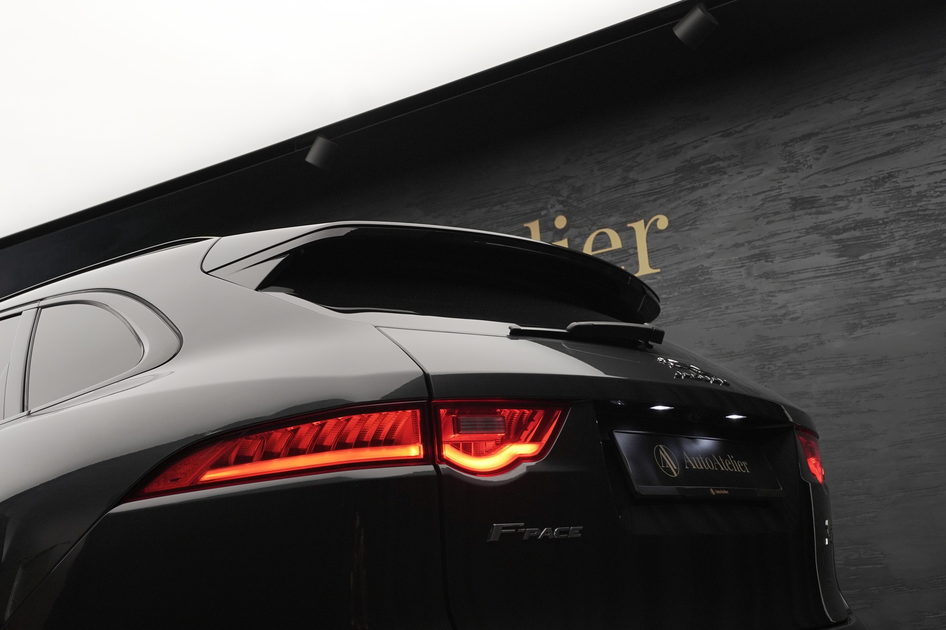 JAGUAR F-Pace 3.0 TD S AWD Automatik-image-11