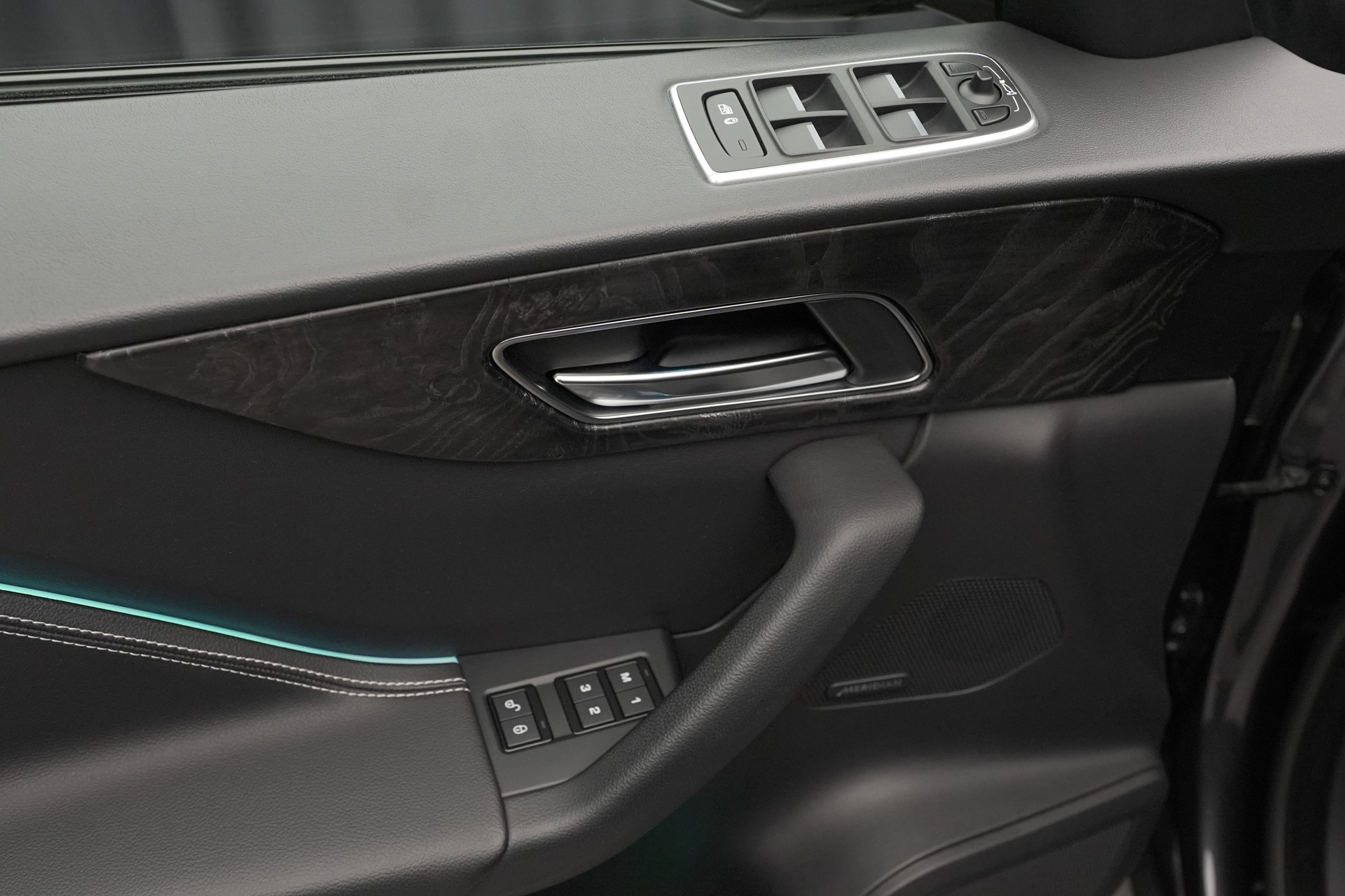 JAGUAR F-Pace 3.0 TD S AWD Automatik-image-15