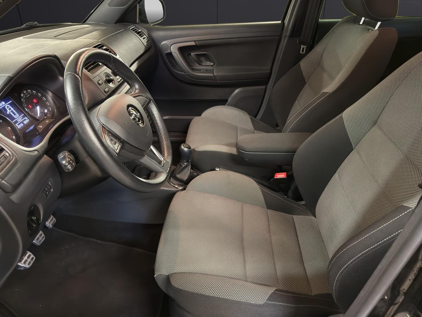 SKODA Fabia 1.2 TSI Monte Carlo-image-9