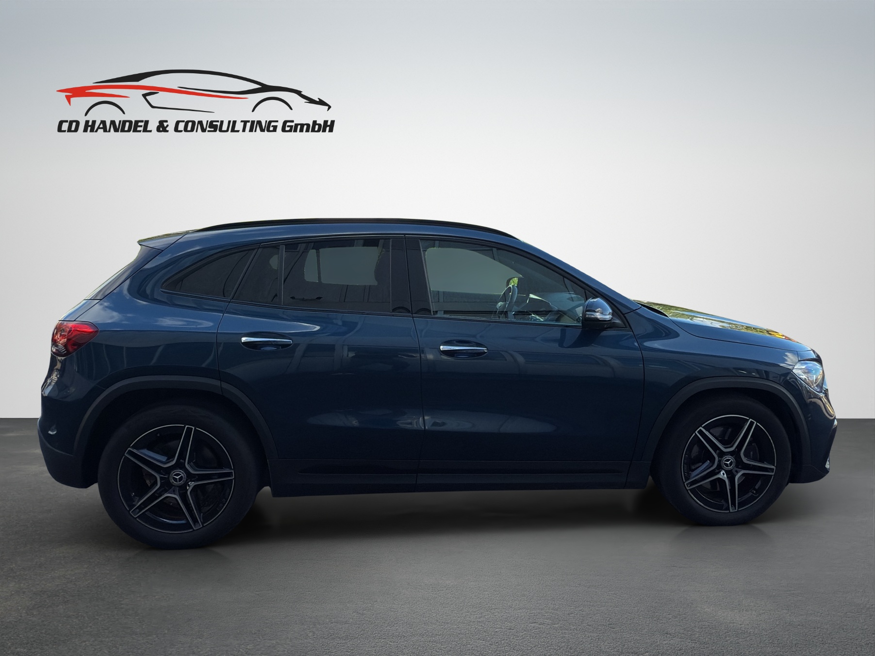 MERCEDES-BENZ GLA 250 4Matic AMG Line 8G-DCT-image-6