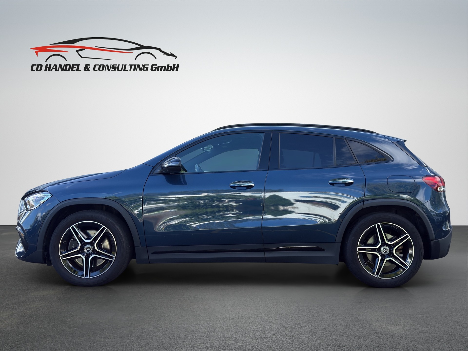 MERCEDES-BENZ GLA 250 4Matic AMG Line 8G-DCT-image-4