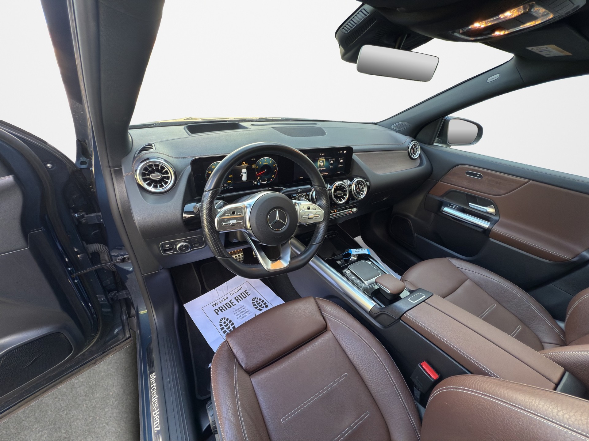 MERCEDES-BENZ GLA 250 4Matic AMG Line 8G-DCT-image-10