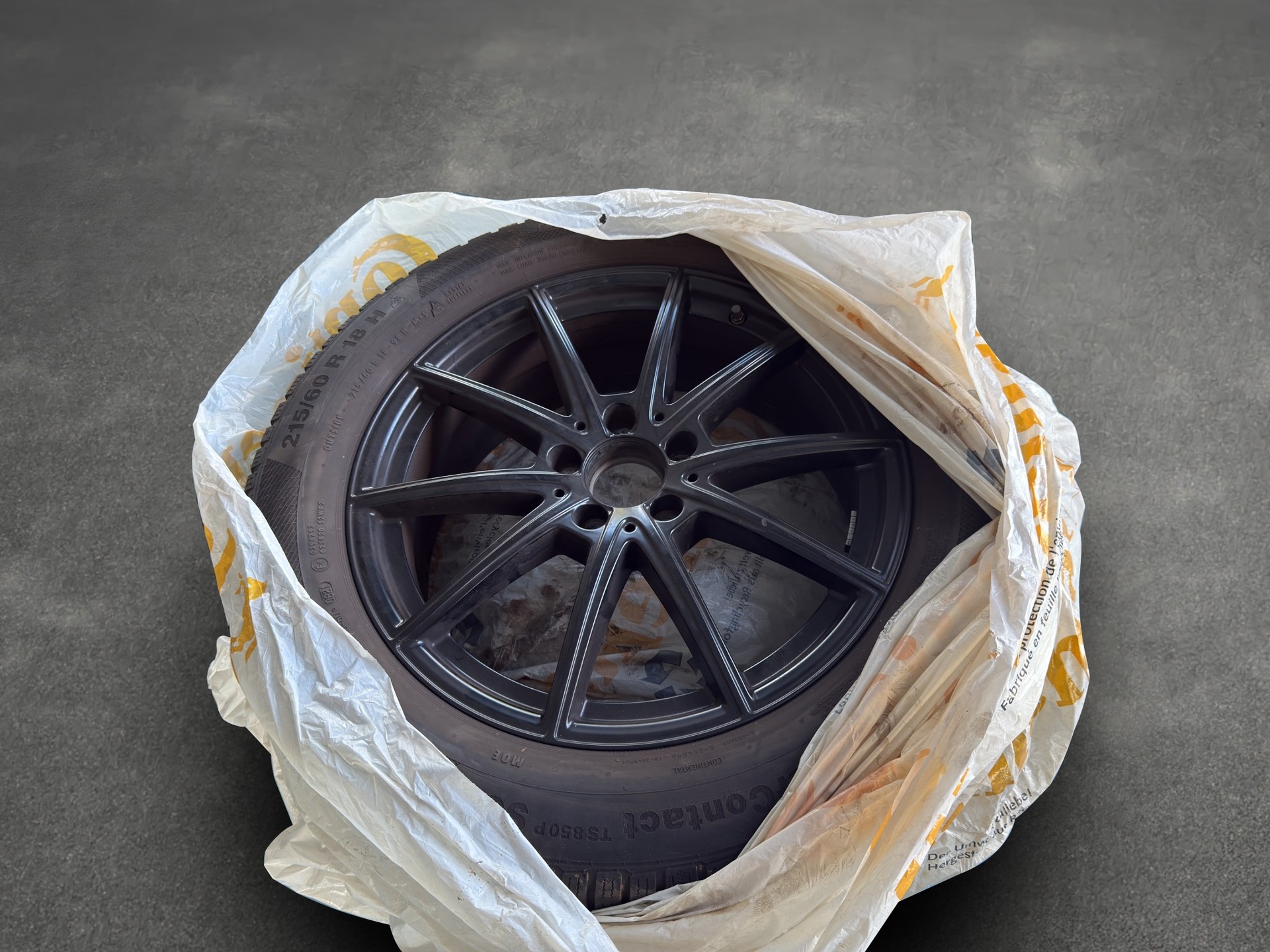MERCEDES-BENZ GLA 250 4Matic AMG Line 8G-DCT-image-15