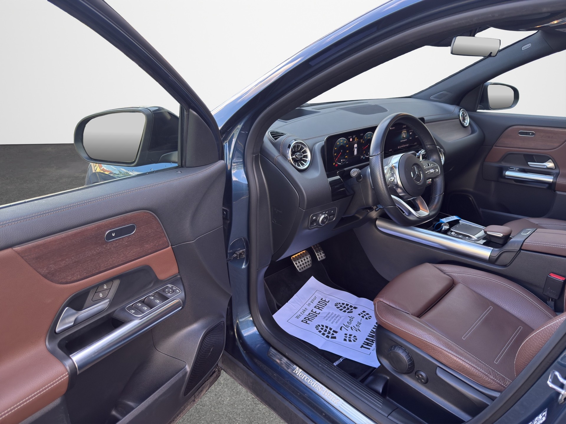 MERCEDES-BENZ GLA 250 4Matic AMG Line 8G-DCT-image-9