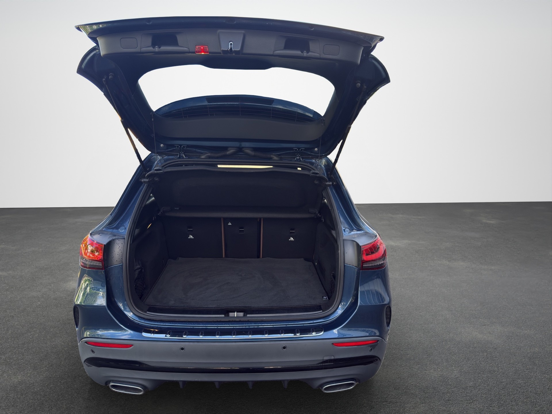 MERCEDES-BENZ GLA 250 4Matic AMG Line 8G-DCT-image-14