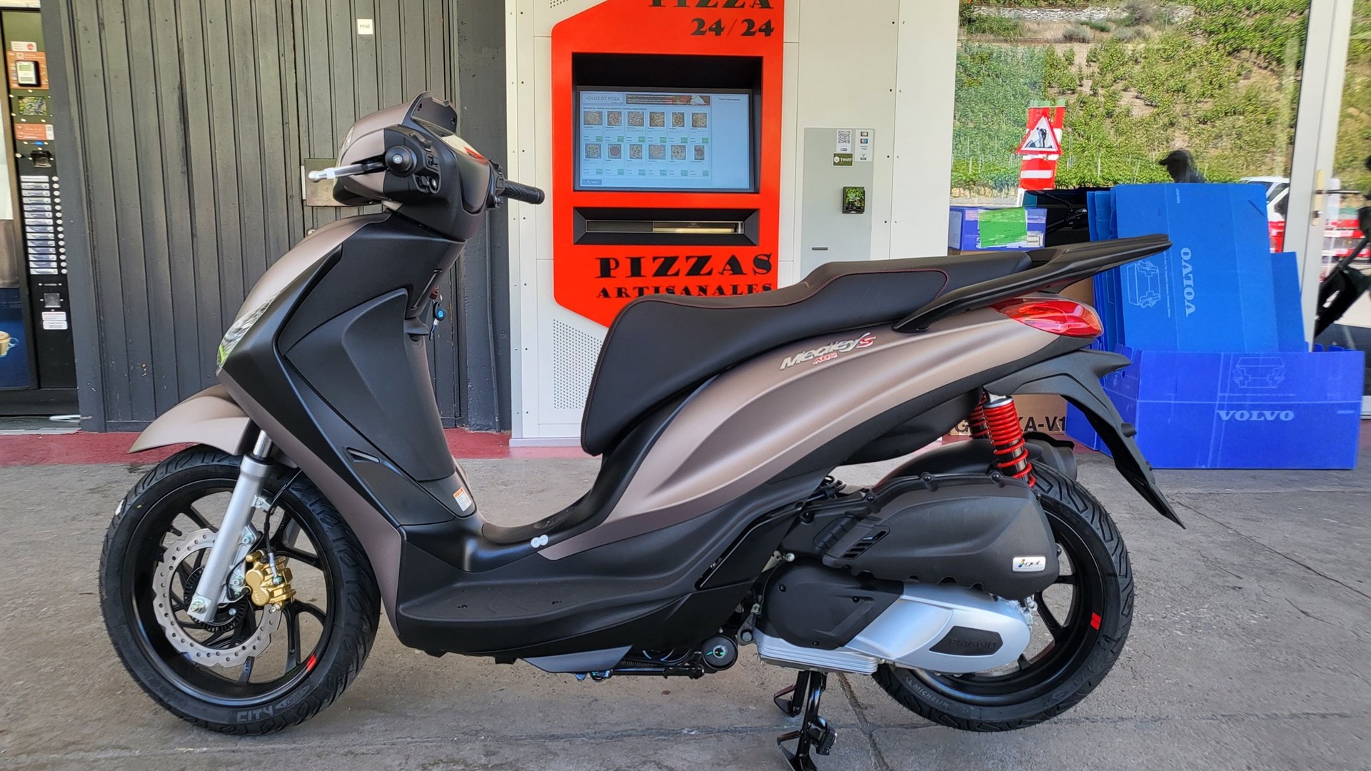 PIAGGIO Medley 125 Sport-showroom-element-1