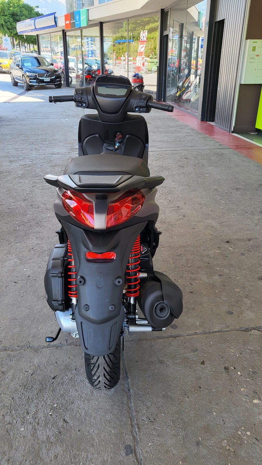 PIAGGIO Medley 125 Sport-showroom-element-3