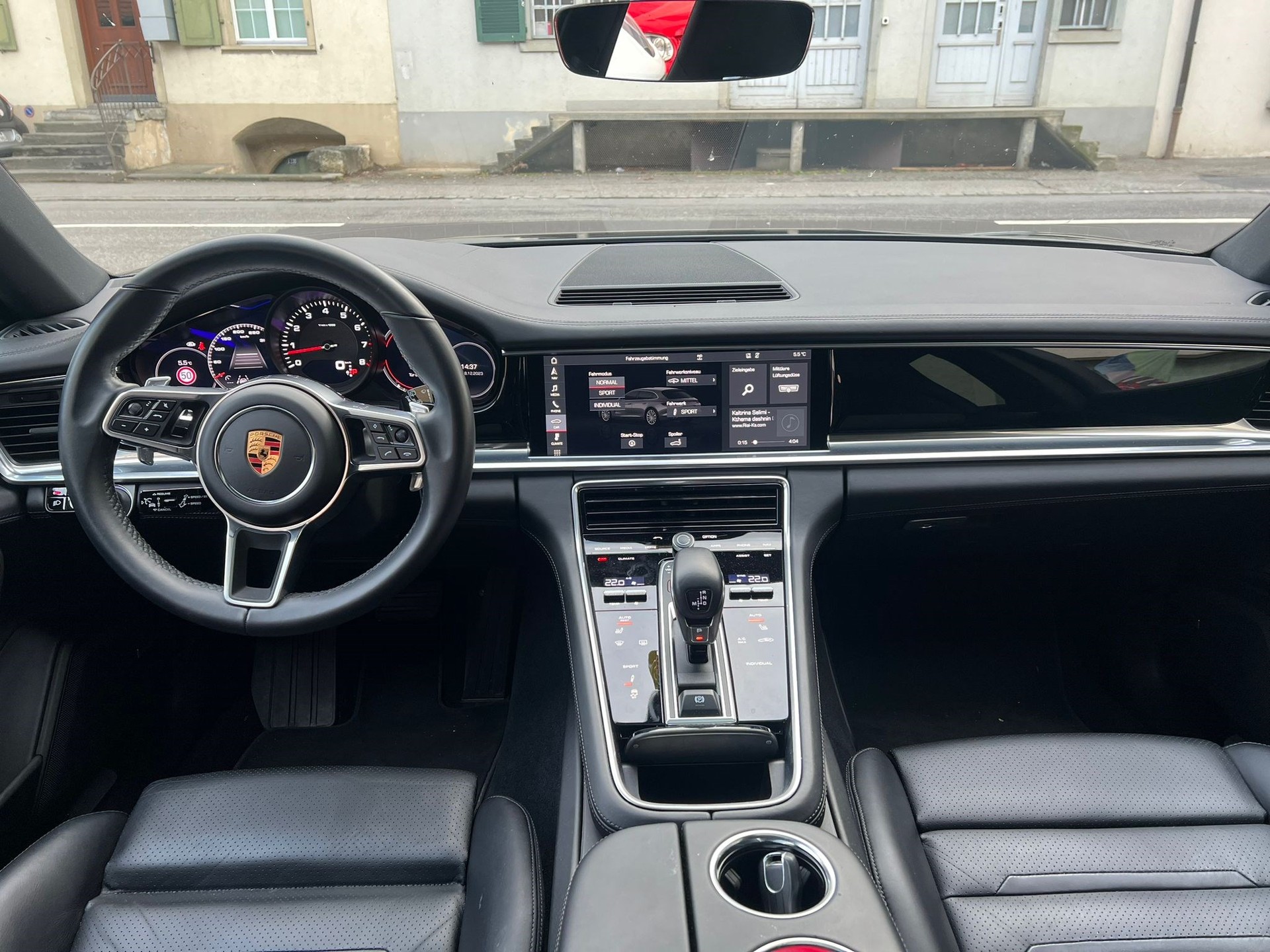 PORSCHE Panamera 4 Sport Turismo PDK-image-1
