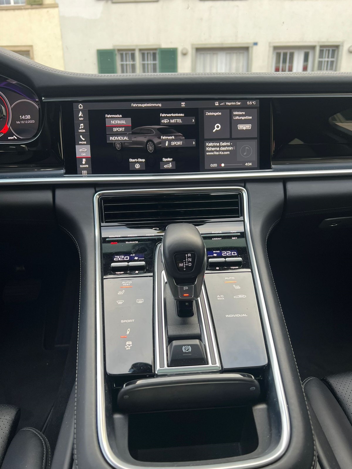 PORSCHE Panamera 4 Sport Turismo PDK-image-4