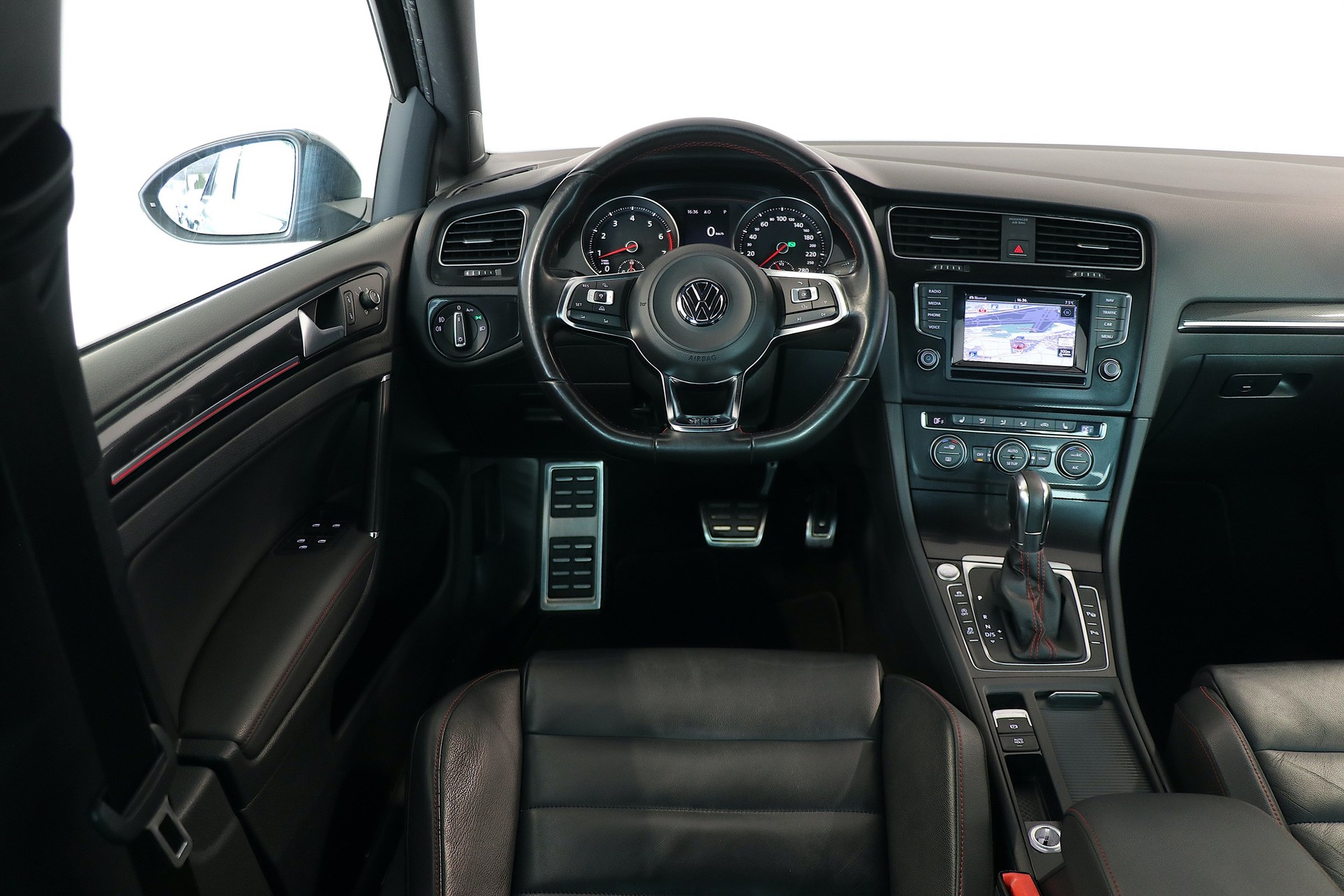 VW Golf 2.0 TSI GTI Performance DSG-image-9