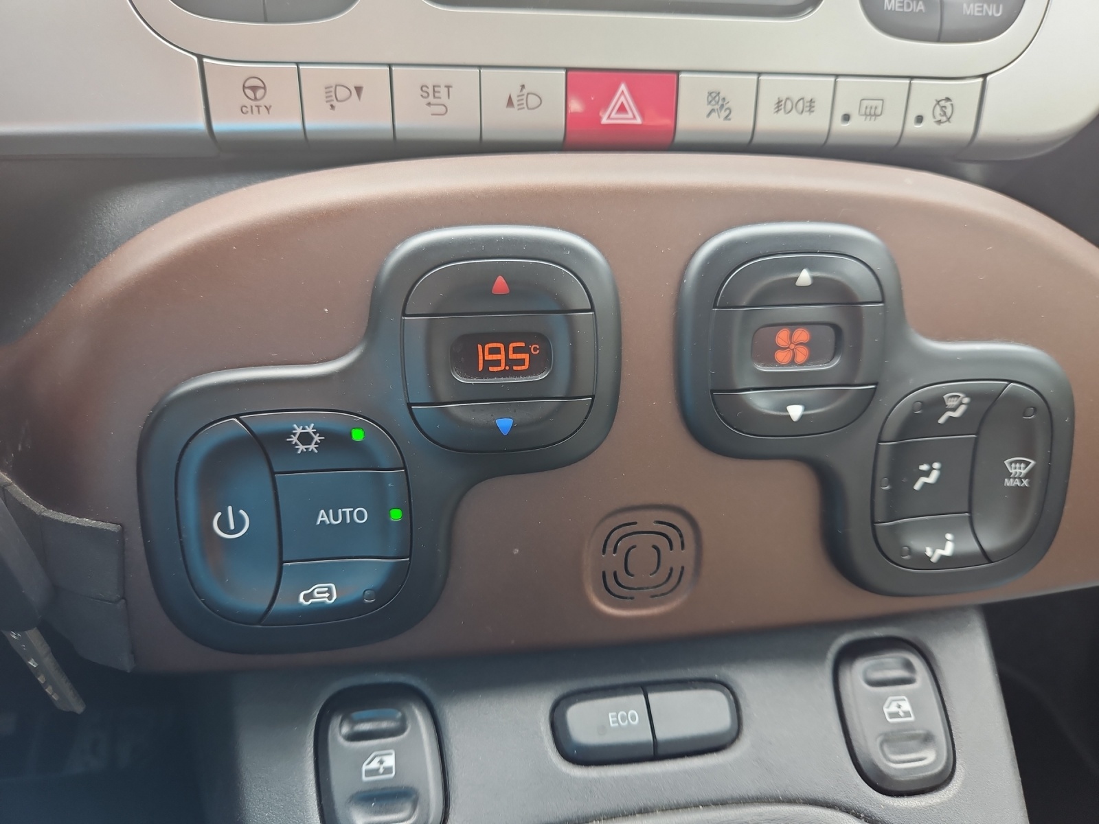 FIAT Panda 0.9 Twinair Turbo Cross 4x4-image-12