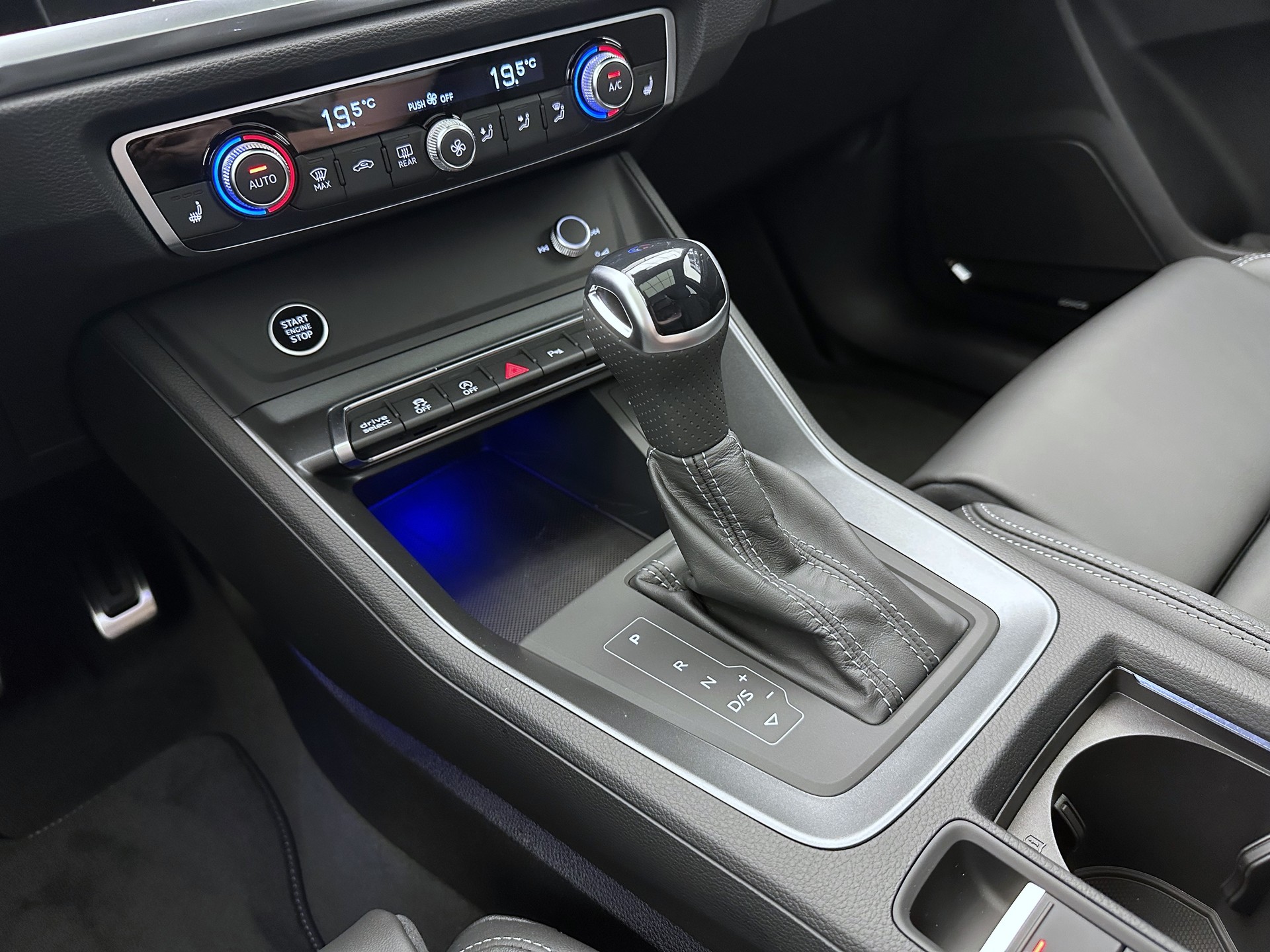 AUDI Q3 Sportback 45 TFSI S line quattro S-tronic-image-13