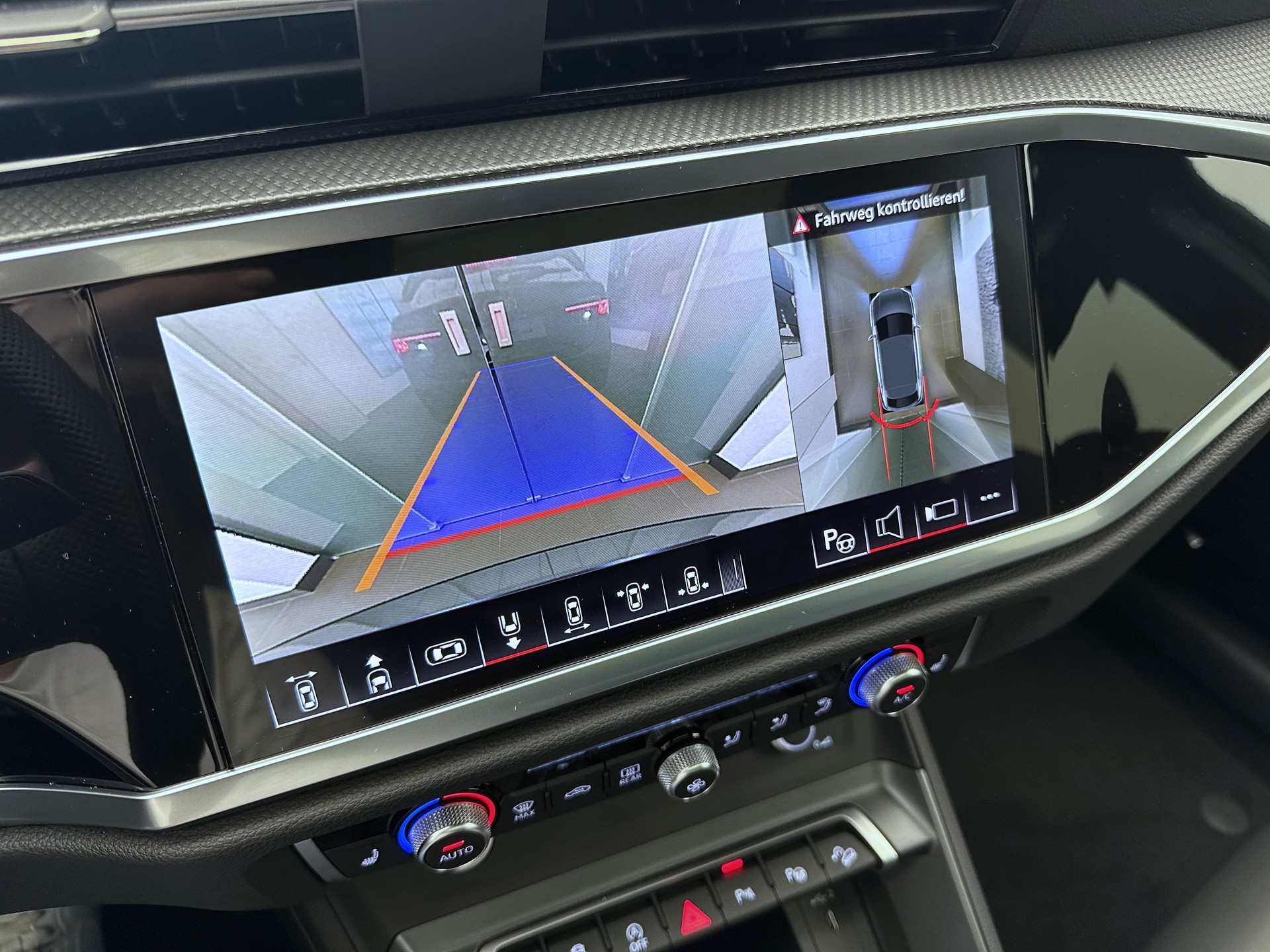 AUDI Q3 Sportback 45 TFSI S line quattro S-tronic-image-18