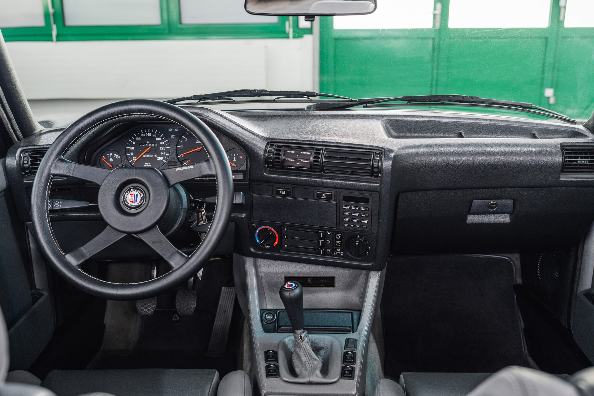 BMW-ALPINA E30 B3 2.7 Cabriolet-image-13
