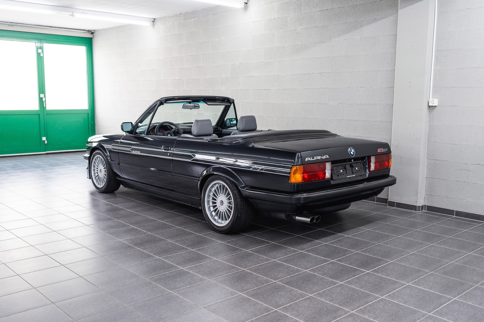 BMW-ALPINA E30 B3 2.7 Cabriolet-showroom-element-3