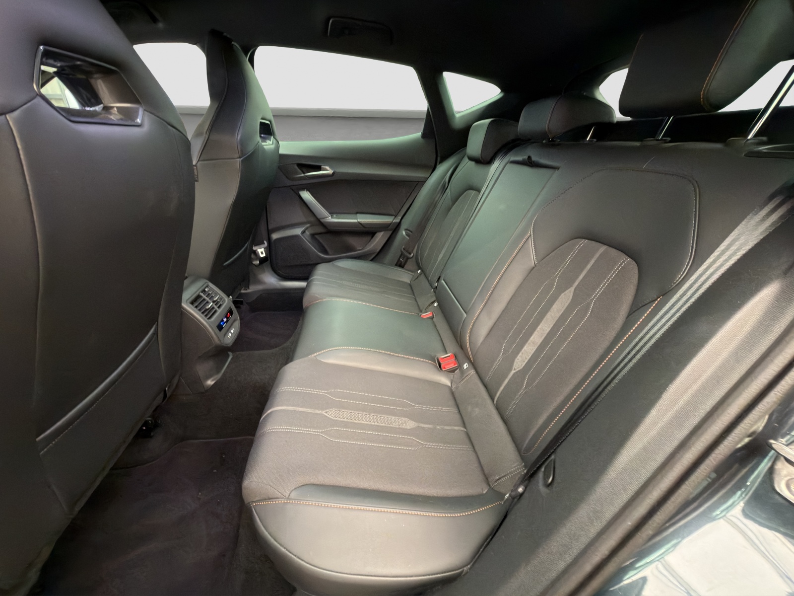 CUPRA Formentor 1.4 e-HYBRID pHEV VZ DSG - Anhängekupplung - Rückfahrkamera-image-11