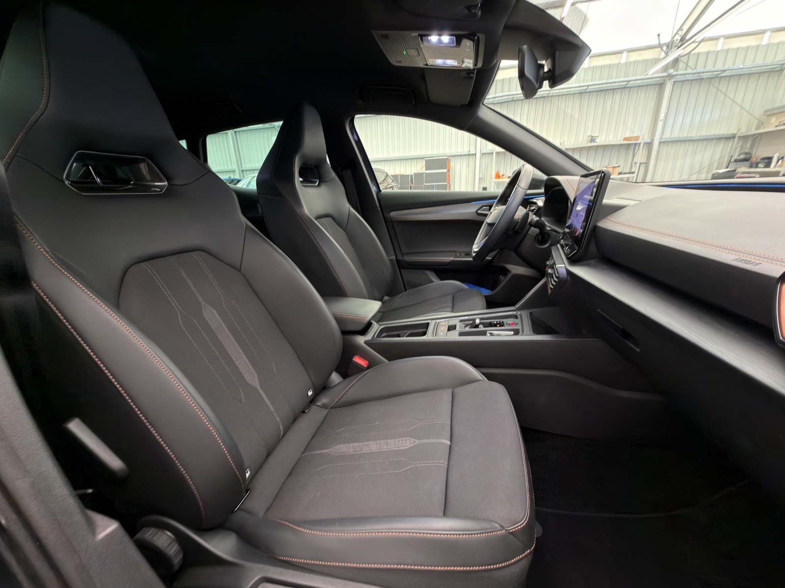 CUPRA Formentor 1.4 e-HYBRID pHEV VZ DSG - Anhängekupplung - Rückfahrkamera-image-12