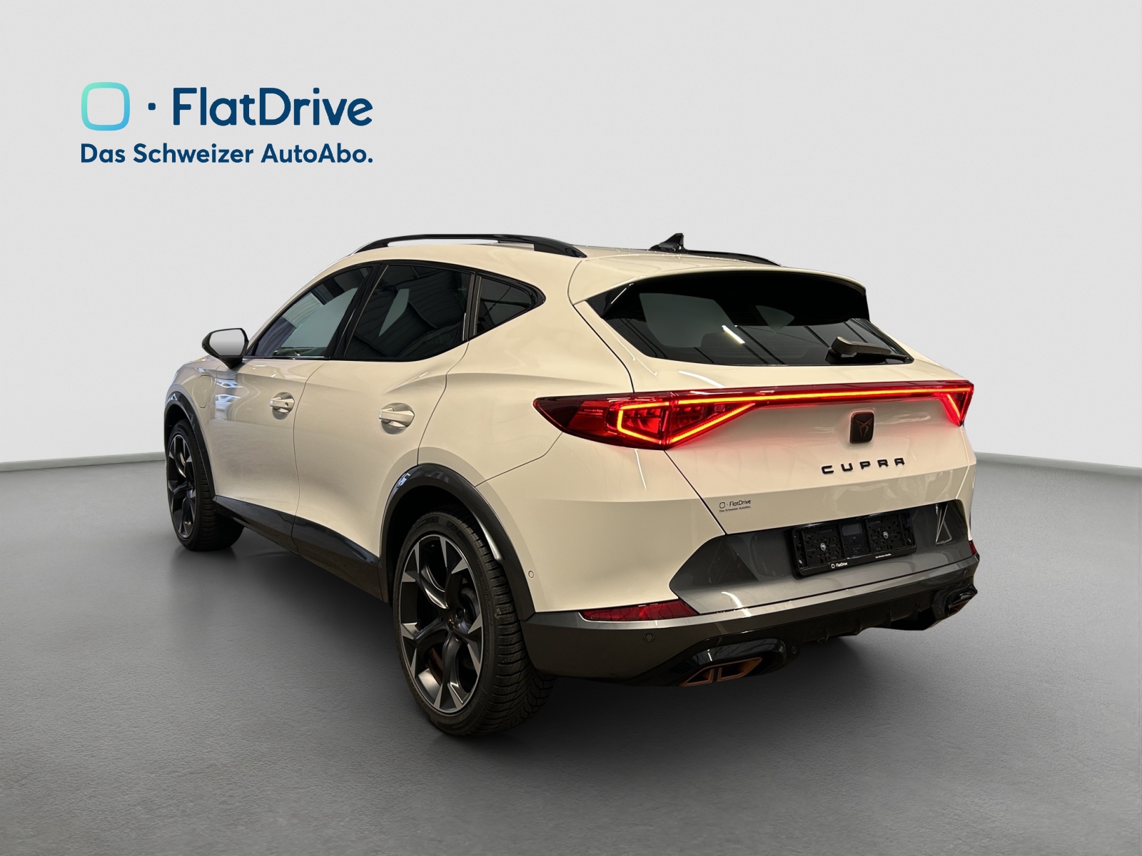 CUPRA Formentor 1.4 e-HYBRID pHEV VZ DSG - Anhängekupplung - Rückfahrkamera-image-2