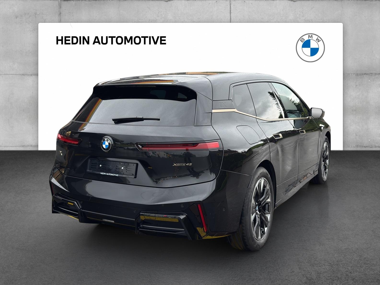 BMW iX xDrive45-image-15