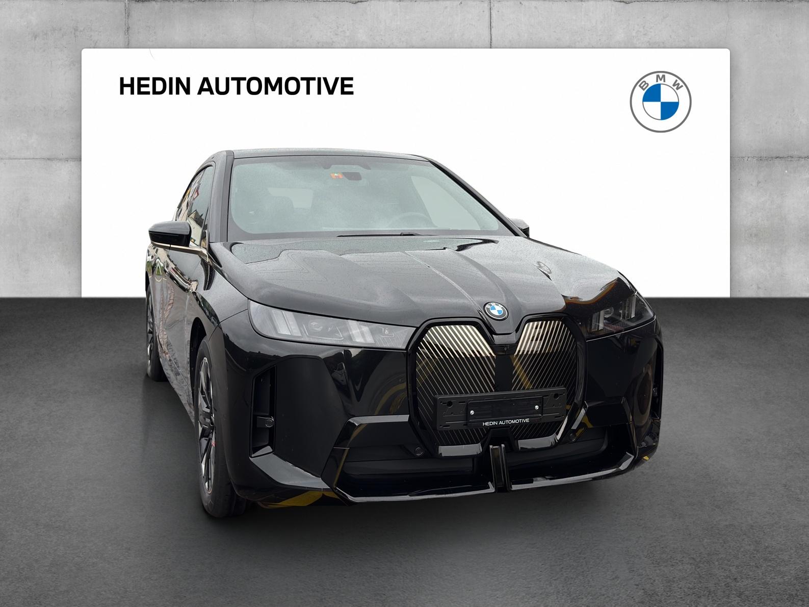 BMW iX xDrive45-image-17
