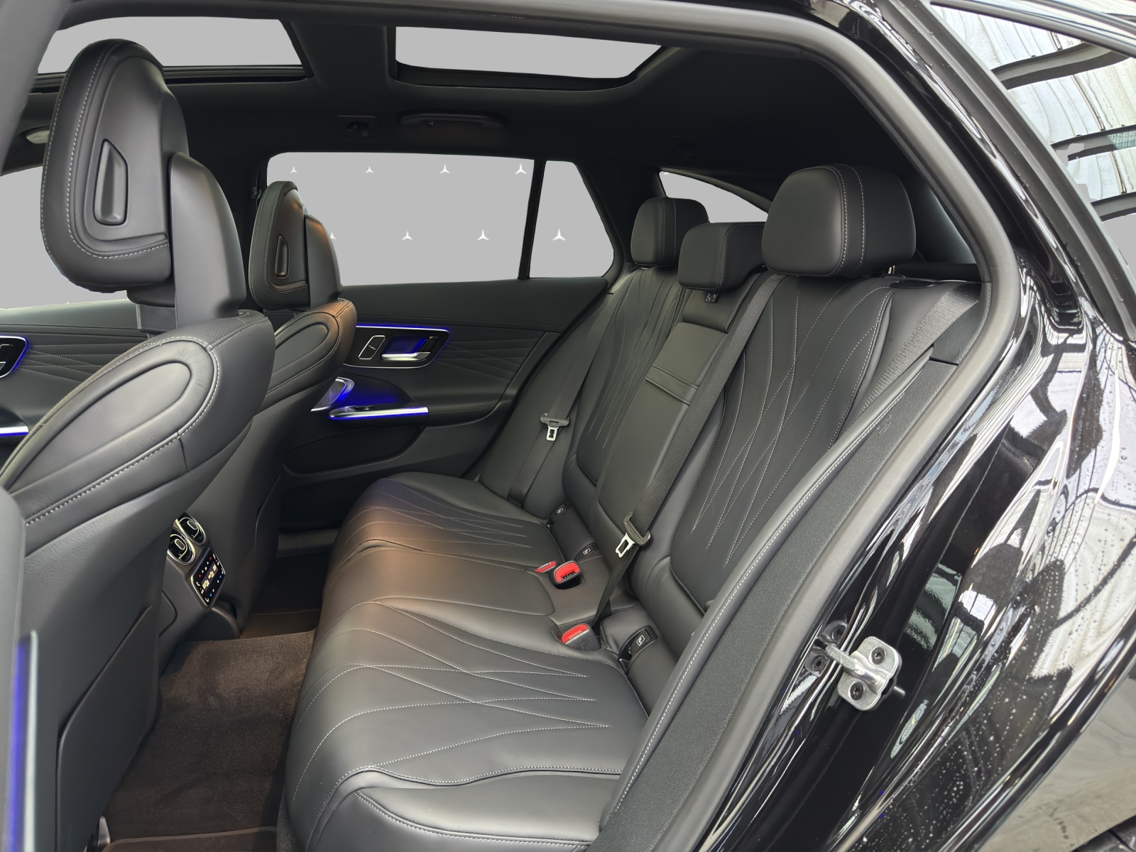 MERCEDES-BENZ C 220 d T 4 Matic Swiss Star-image-10