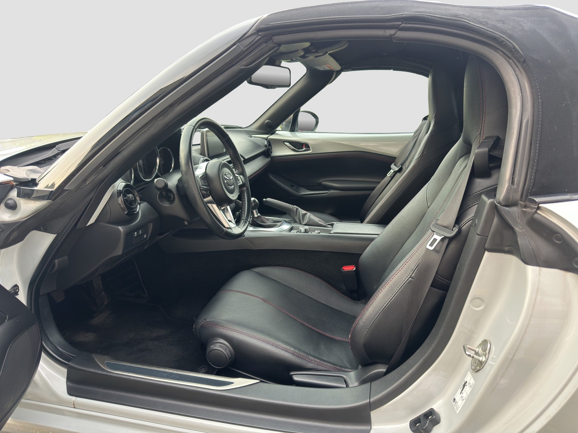 MAZDA MX-5 SKYACTIV-G 160 Ambition-image-8