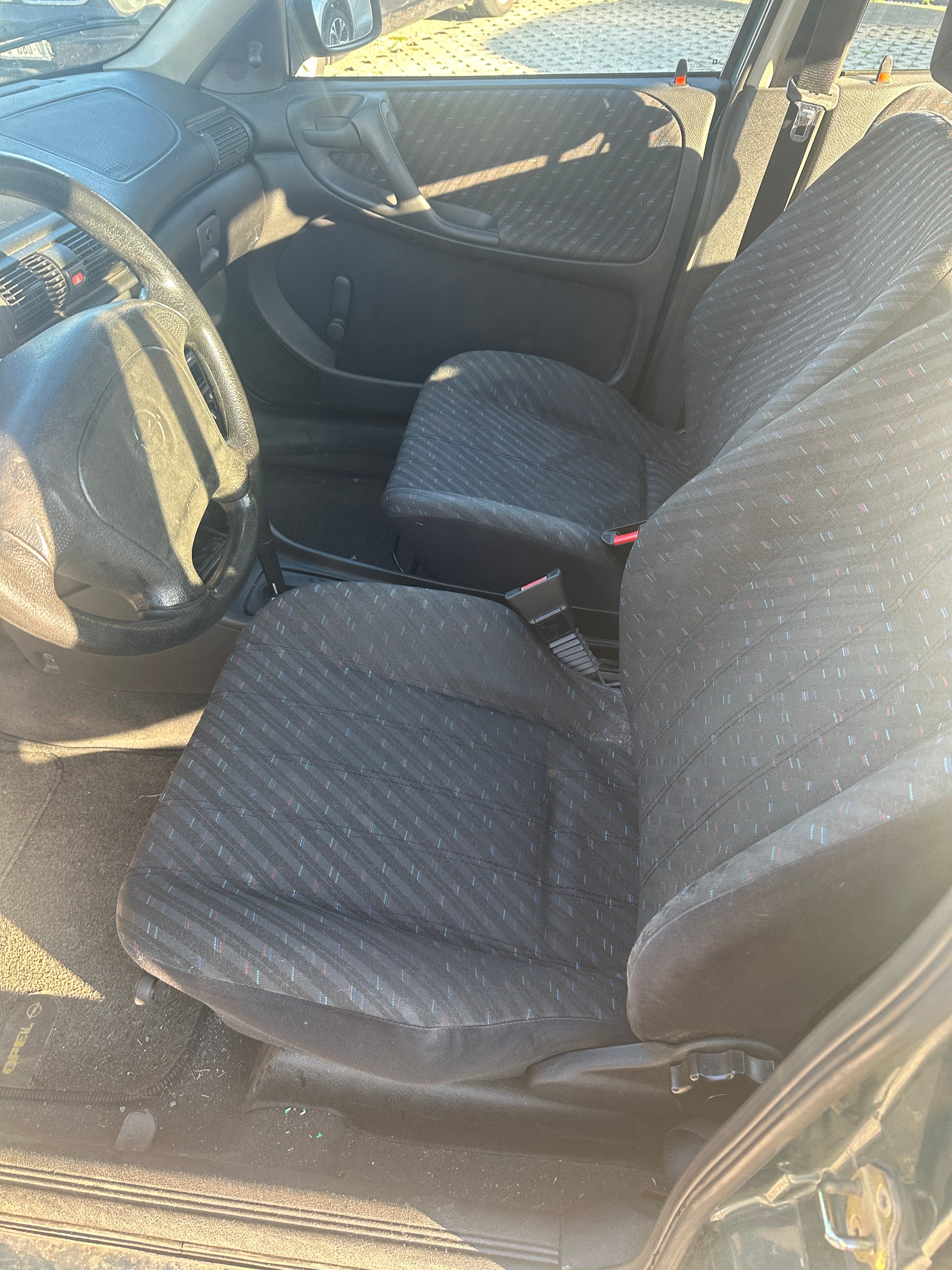 OPEL Astra 1.6i A-image-4