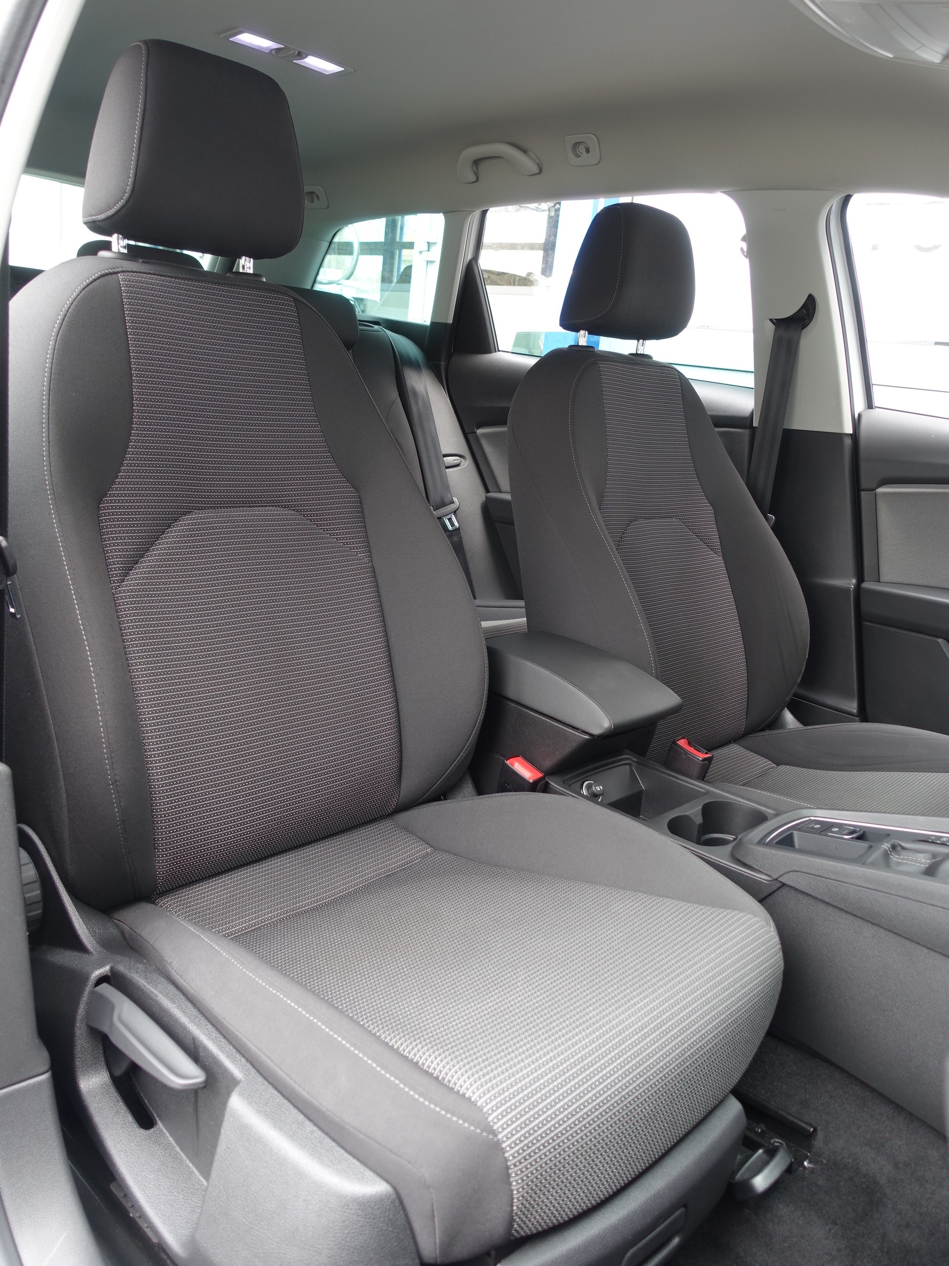 SEAT Leon ST 2.0 TDI Style DSG-image-8