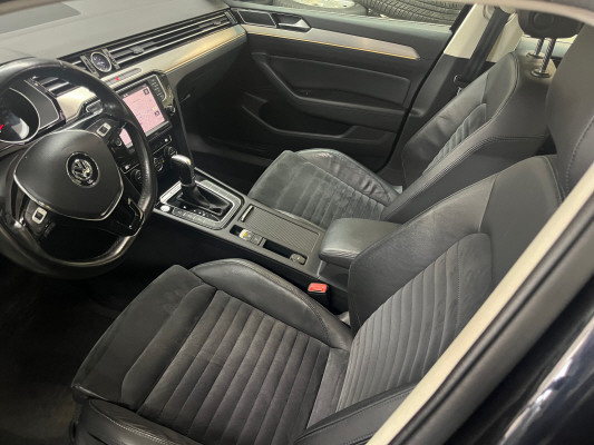 VW Passat 2.0 TDI Highline4M-image-5