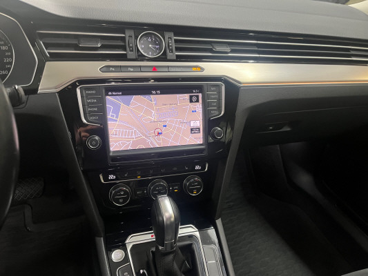 VW Passat 2.0 TDI Highline4M-image-6