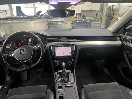 VW Passat 2.0 TDI Highline4M-image-8