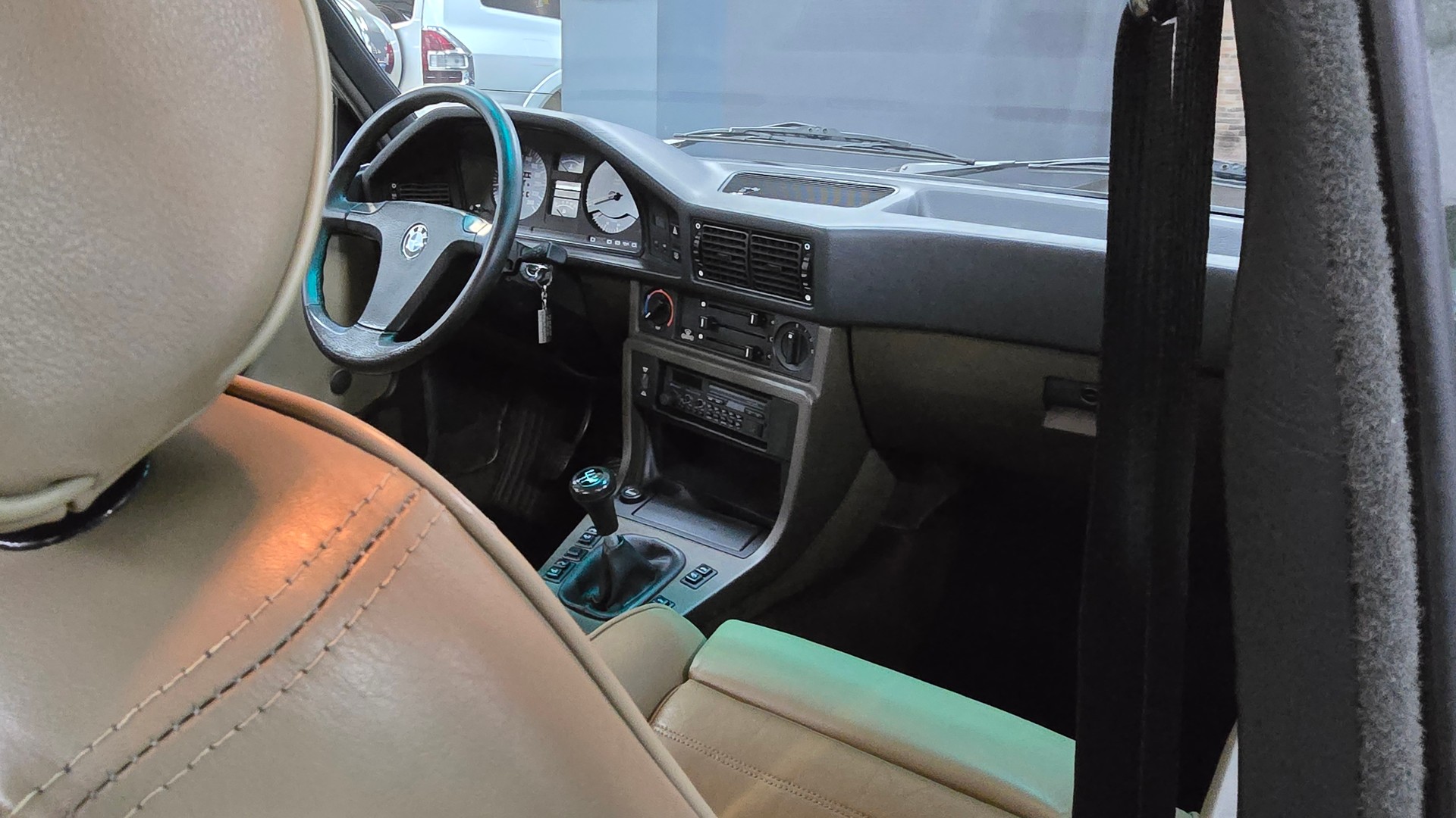 BMW 528i Veteran-image-25