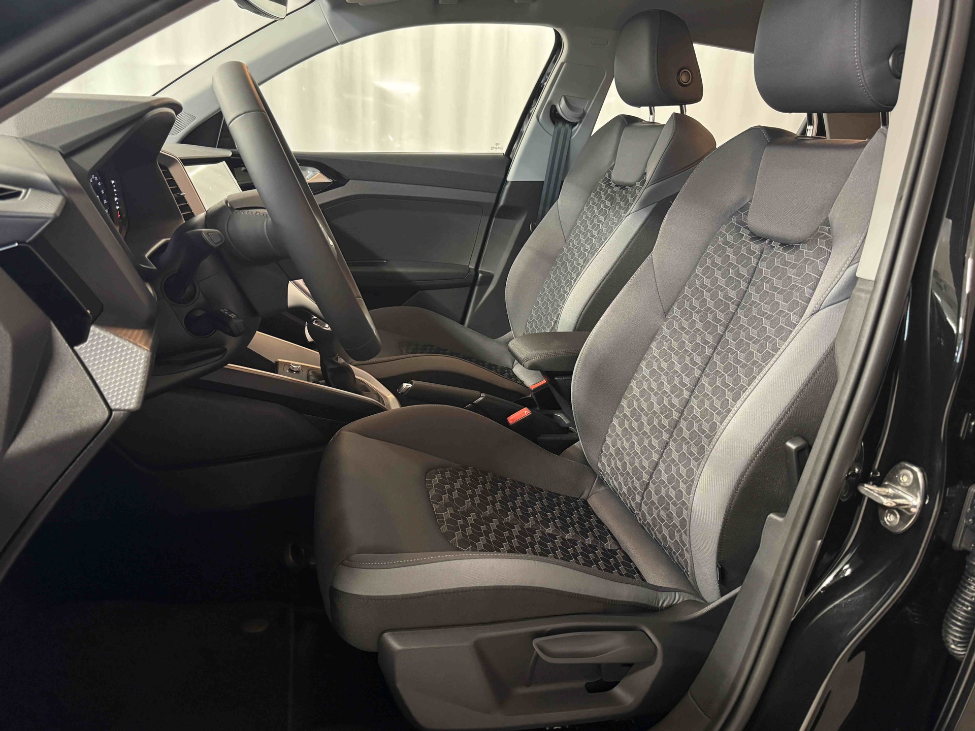 AUDI A1 Sportback 30 TFSI Attraction S-tronic-image-7
