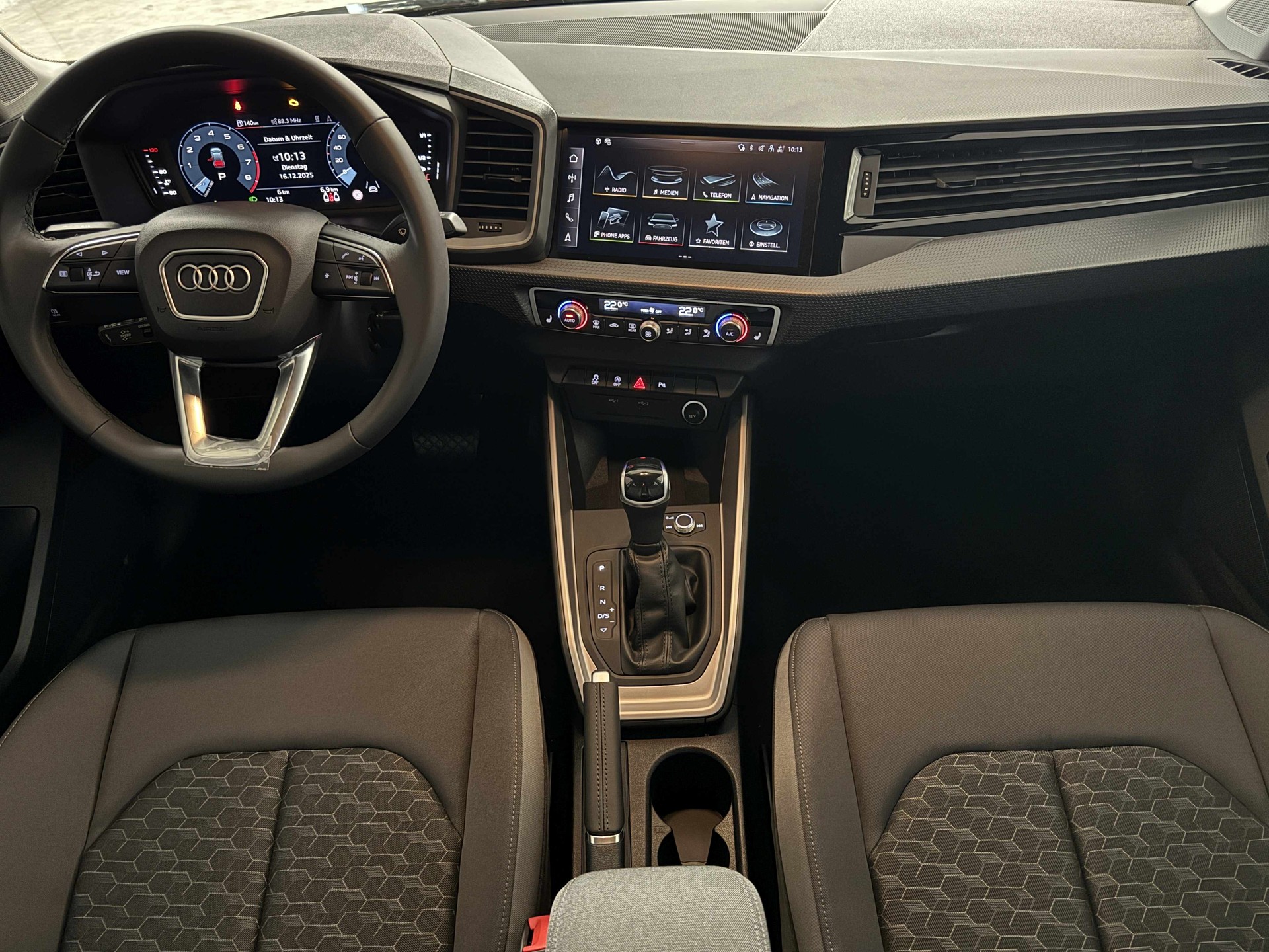 AUDI A1 Sportback 30 TFSI Attraction S-tronic-image-8