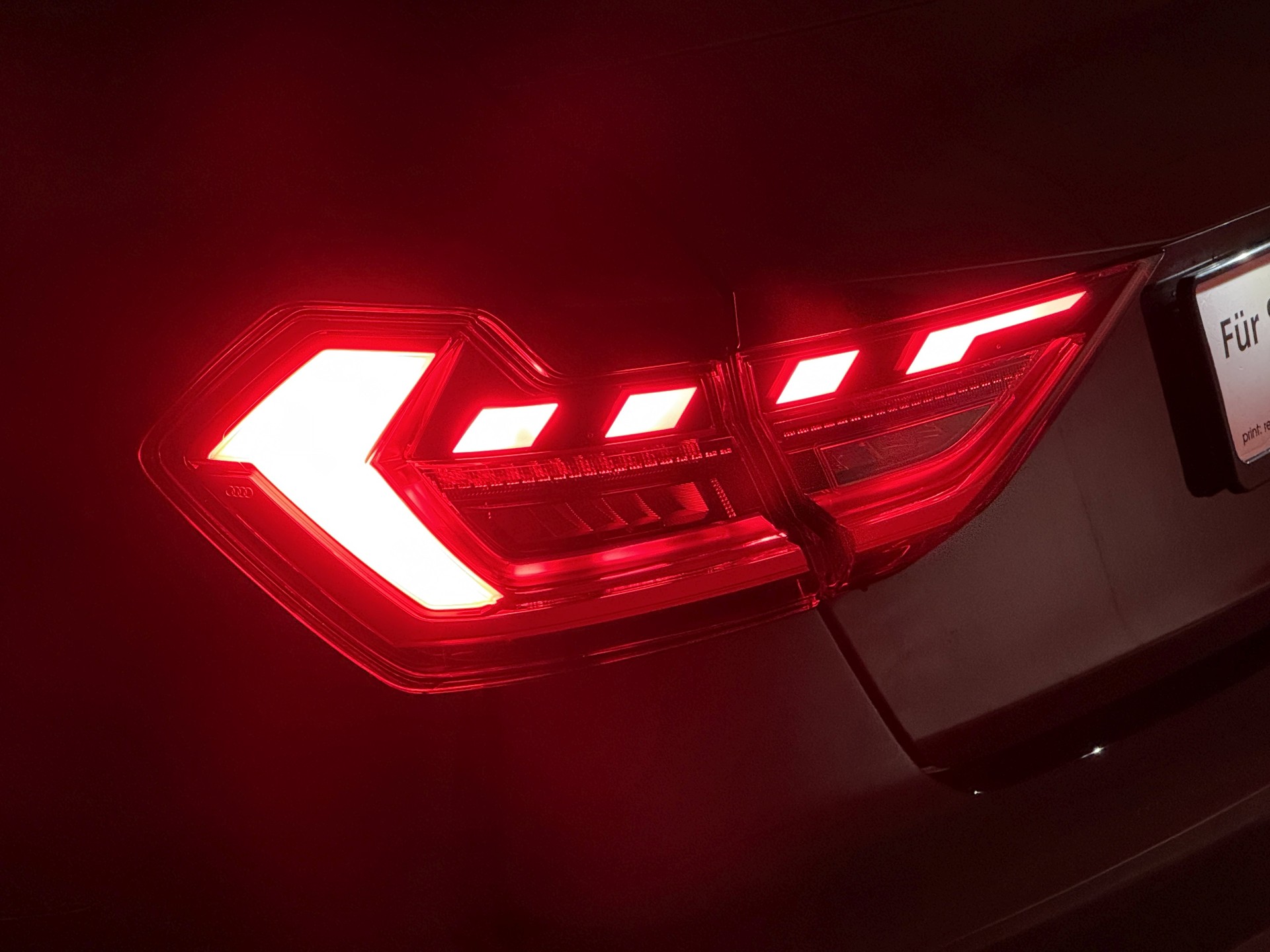 AUDI A1 Sportback 30 TFSI Attraction S-tronic-image-6