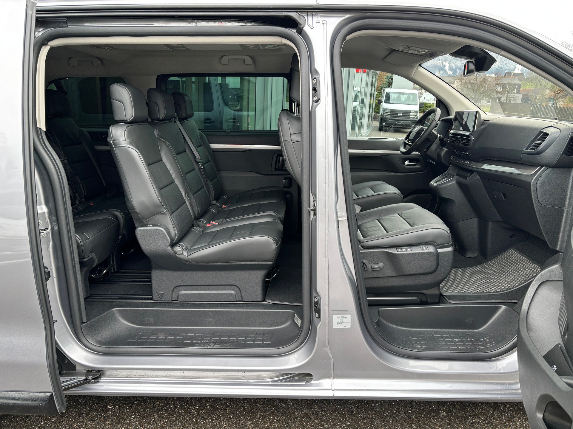 PEUGEOT Traveller Business VIP Standard BHDi-image-7