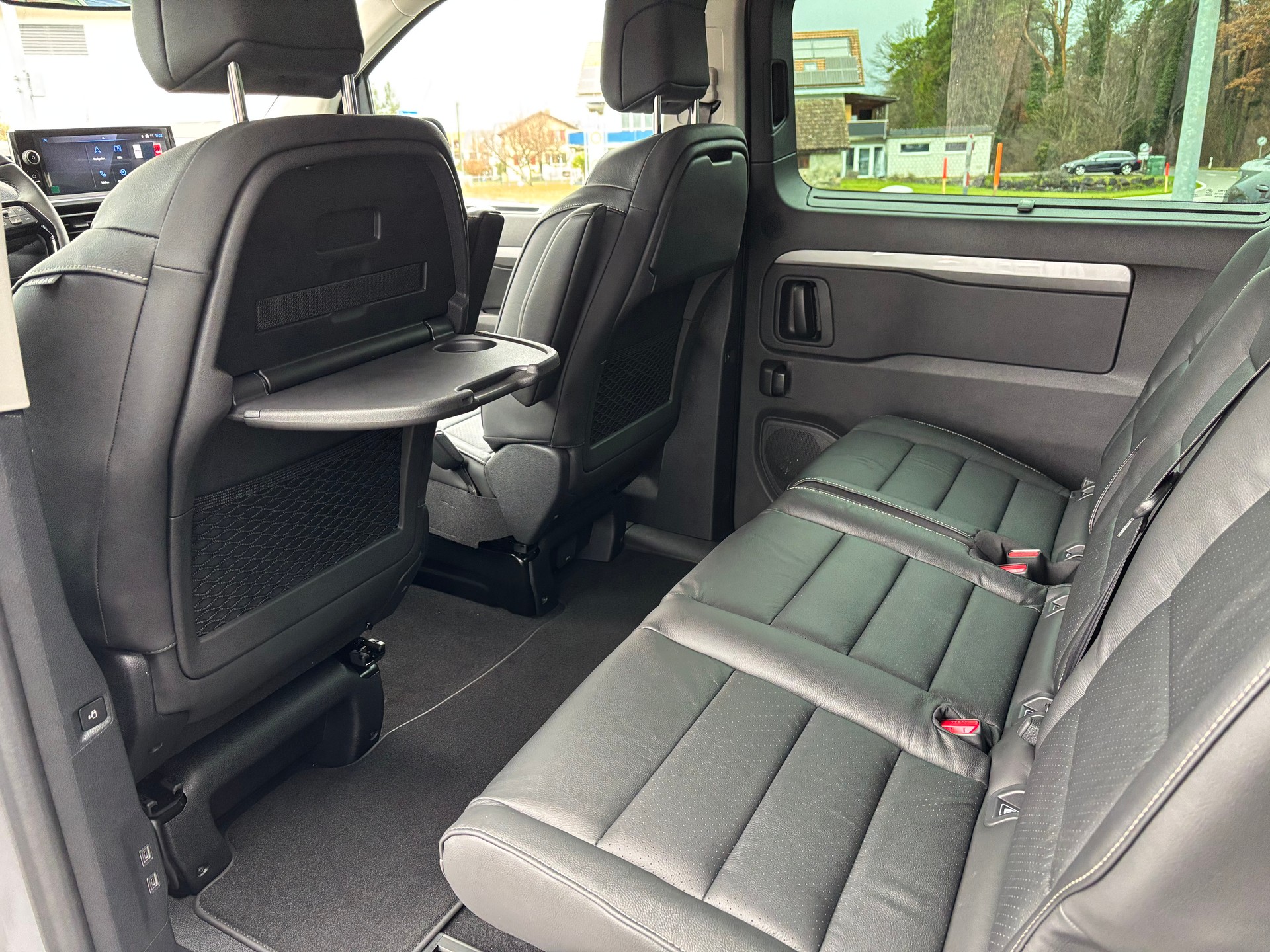 PEUGEOT Traveller Business VIP Standard BHDi-image-10